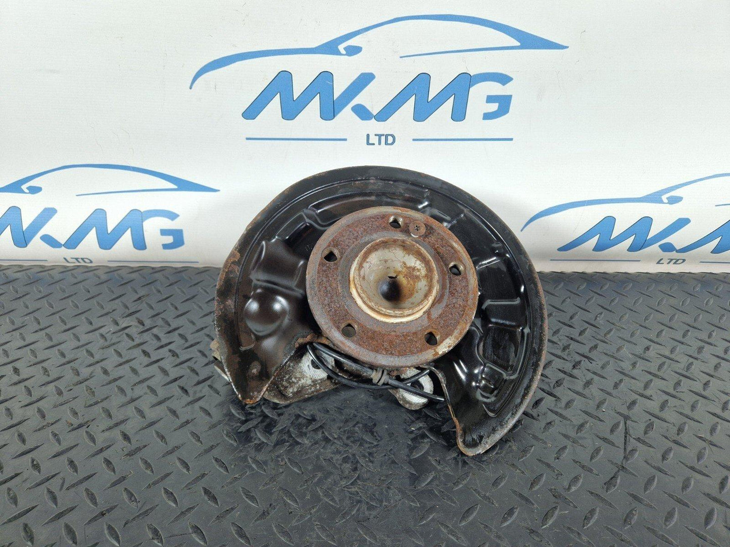 13-19 MERCEDES BENZ CLA C117 REAR LEFT N/S WHEEL HUB & BEARING A2460306