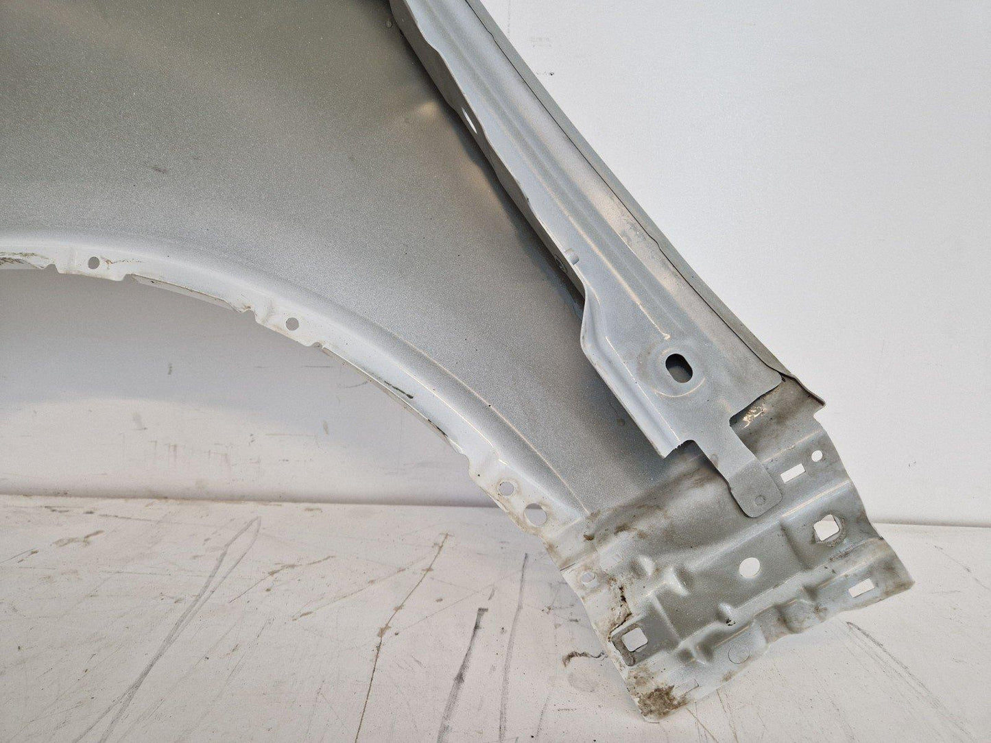 17-ON LAND ROVER DISCOVERY L462 GENUINE FRONT RIGHT SIDE FENDER WING HY3216144AA