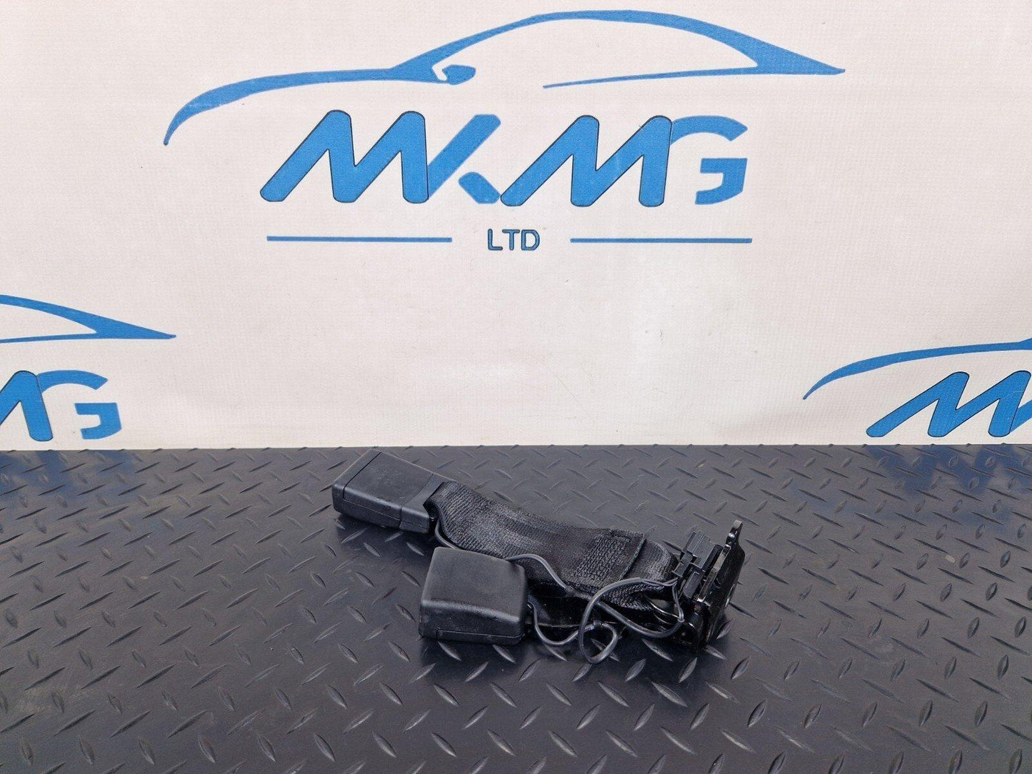 19-ON MERCEDES B CLASS W247 REAR RIGHT CENTRE SEAT BELT TWIN BUCKLE A2478600669