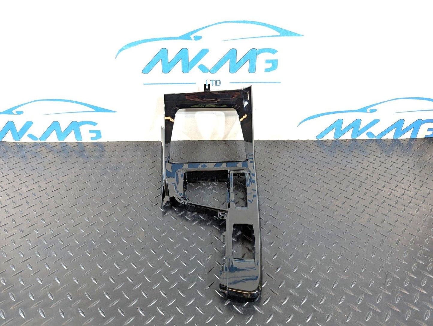 16-22 BMW X1 F48 GENUINE OEM FRONT CENTRE SONSOLE SURROUND TRIM PANEL 9292548