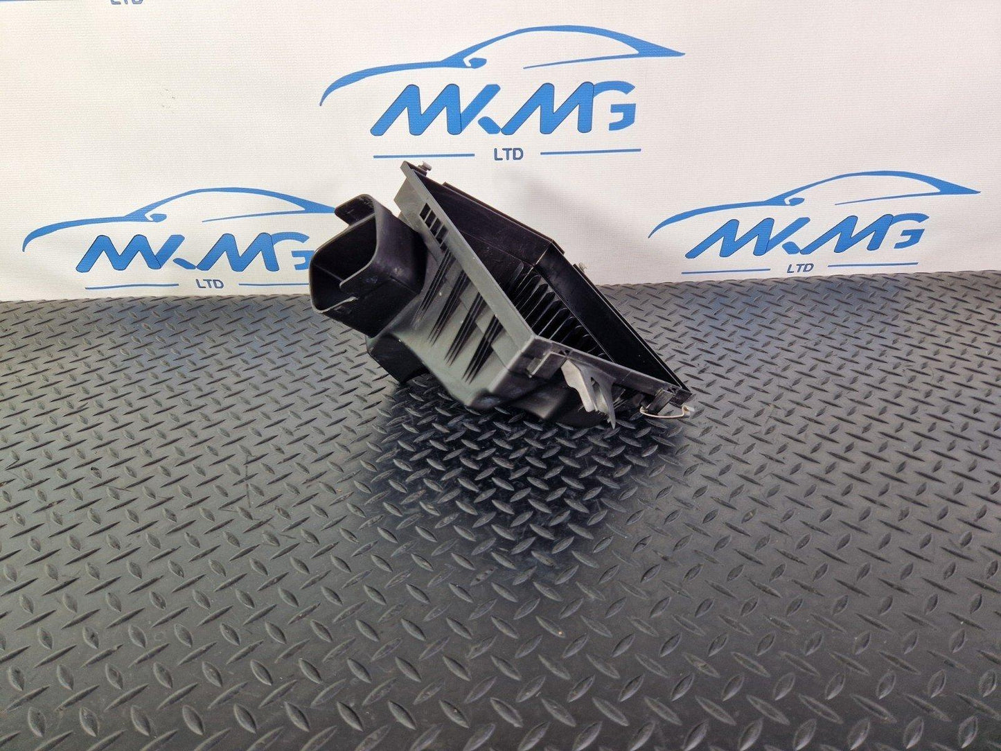 14-16 BMW 2 SERIES F22 GENUINE ENGINE AIR FILTER BOX 7602642