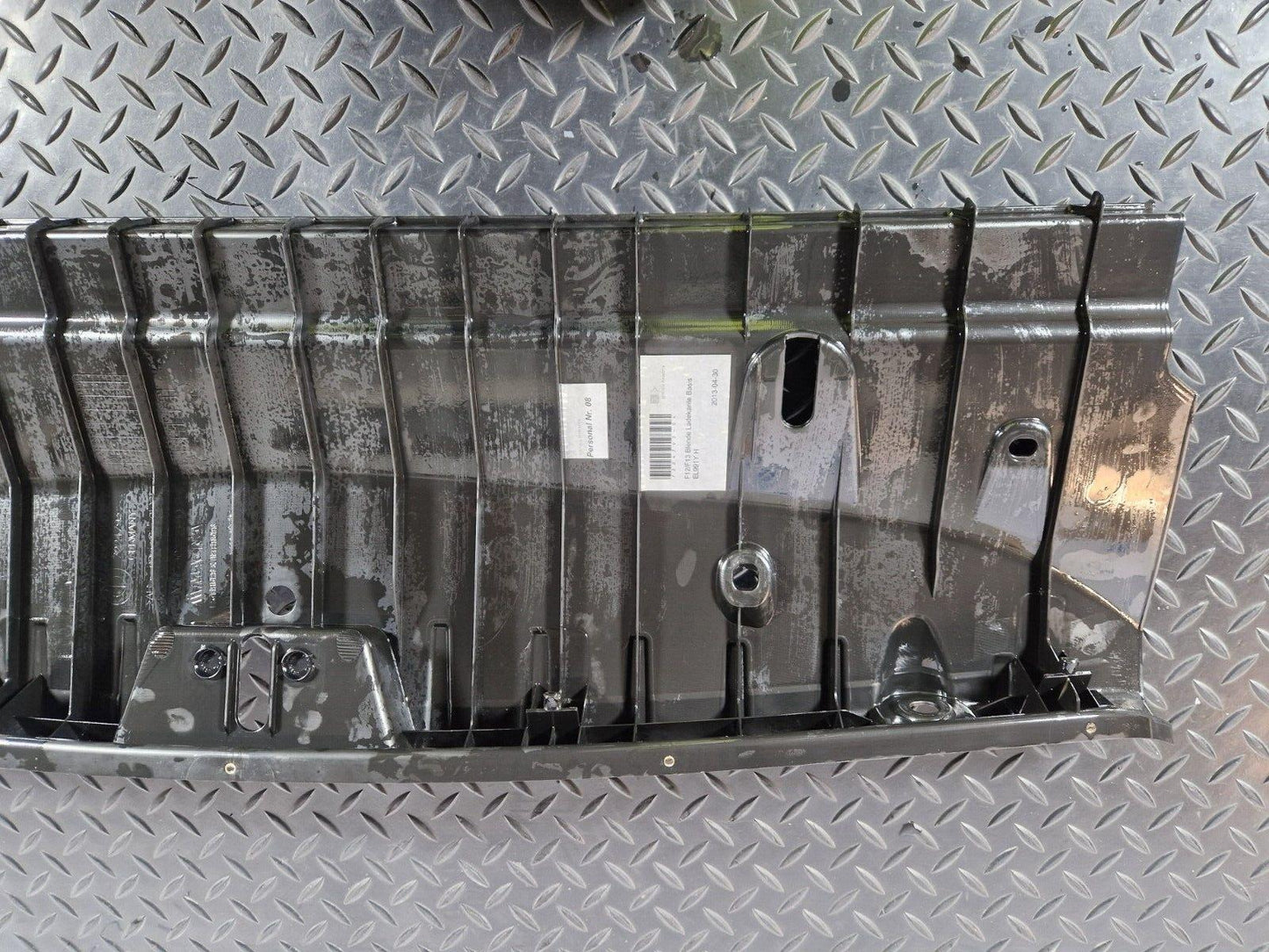 11-18 BMW 6 SERIES F06 BOOT TRUNK PANEL LOCK TRIM LOADING EDGE TRIM 7224793
