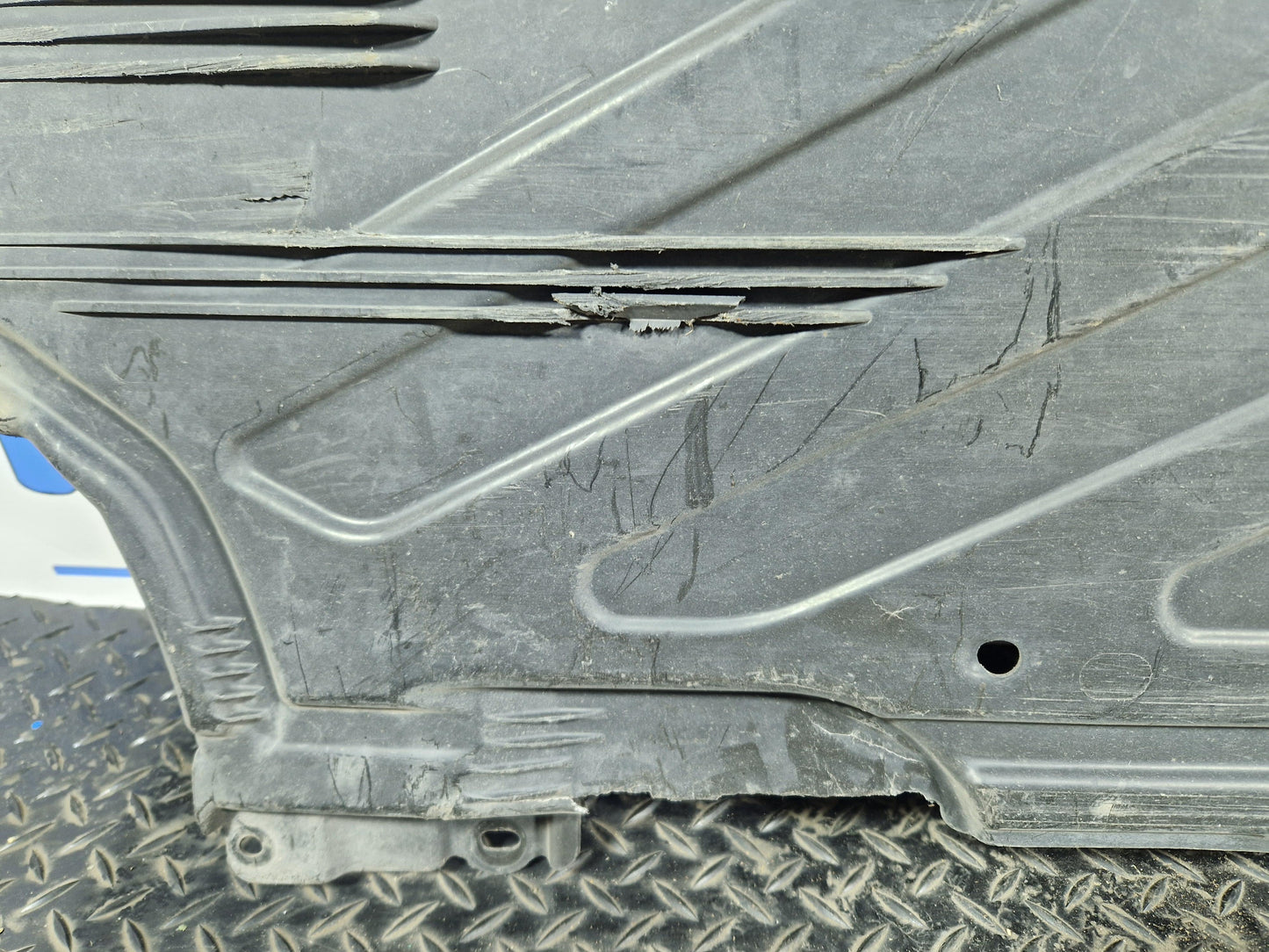 MERCEDES C CLASS W205 LEFT SIDE UNDERBODY COVER UNDERTRAY SHIELD A2056841900