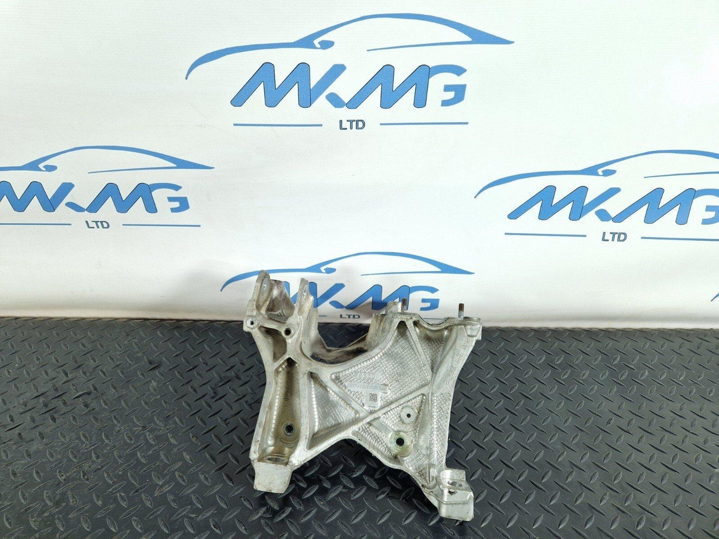 16-24 AUDI A5 F5 COUPE FRONT LEFT N/S SIDE ENGINE MOUNT BRACKET 8W0399295E