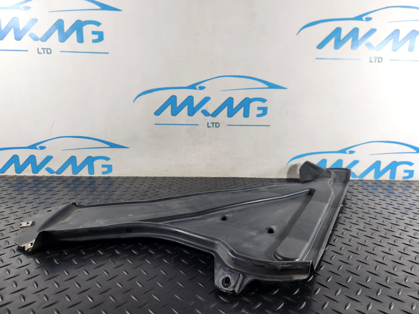 Audi Q7 4M Genuine Rear Right Underbody Cover 4M0825219D