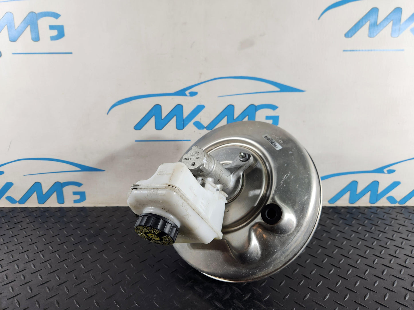 BMW 118i F40 Hatchback Genuine Brake Servo Master Cylinder 6854643