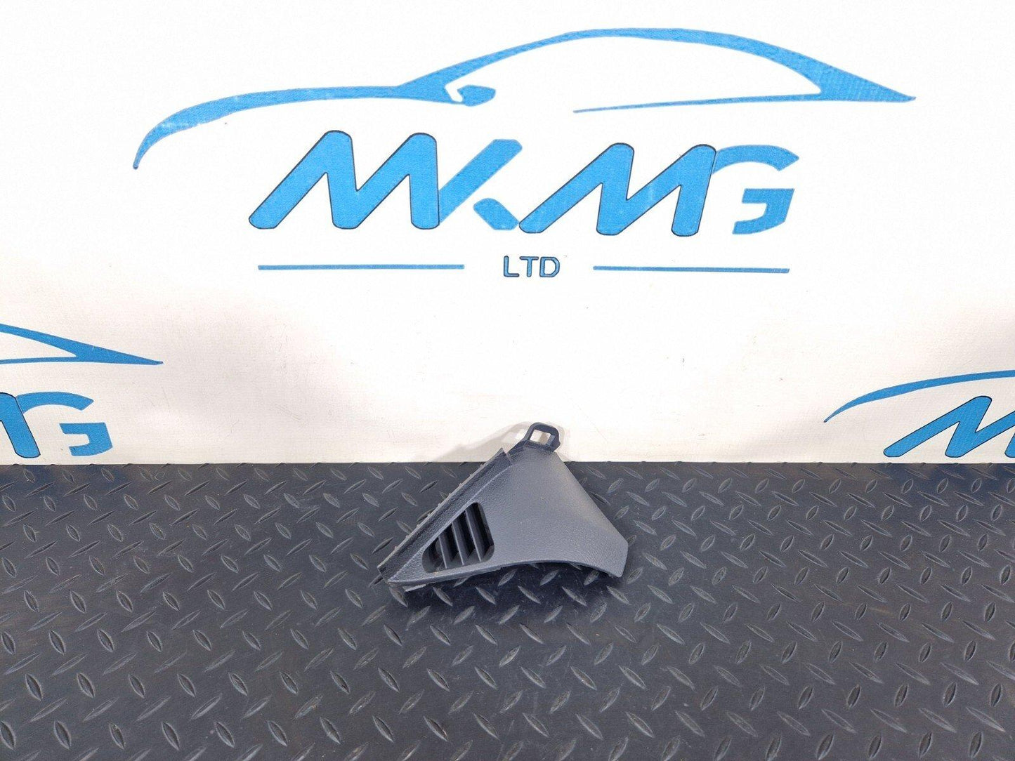 18-ON MERCEDES BENZ SPRINTER W907 W910 DASHBOARD AIR VENT TRIM A9106803100