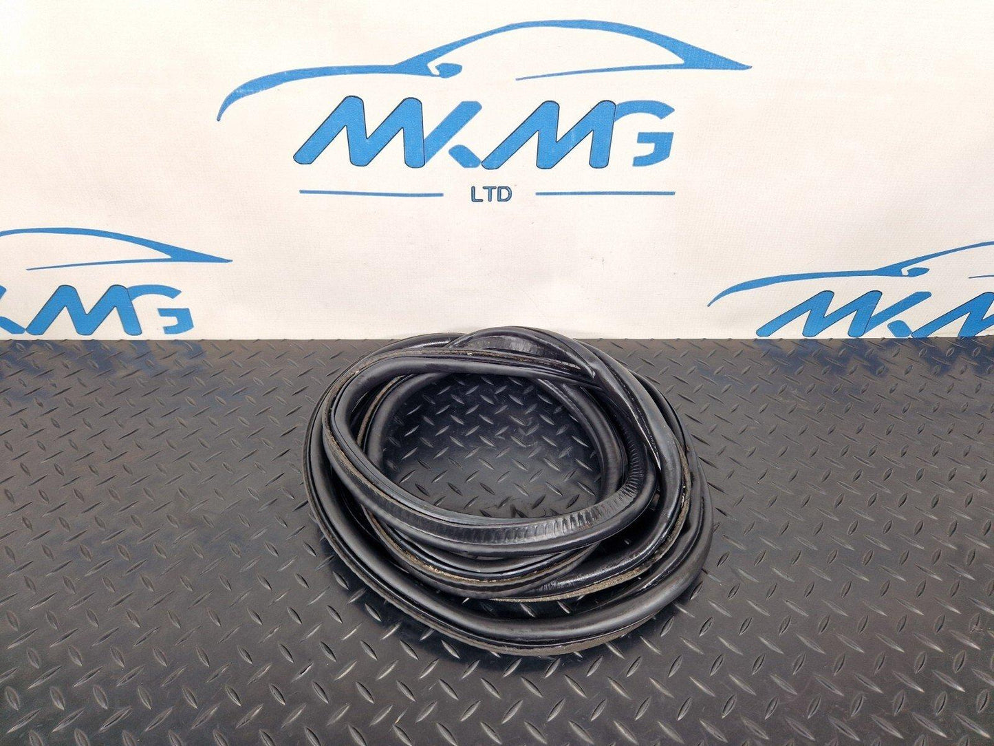 11-18 BMW 6 SERIES F06 GASKET SEAL RUBBER TAILGATE BOOTLID TRUNK 7228502