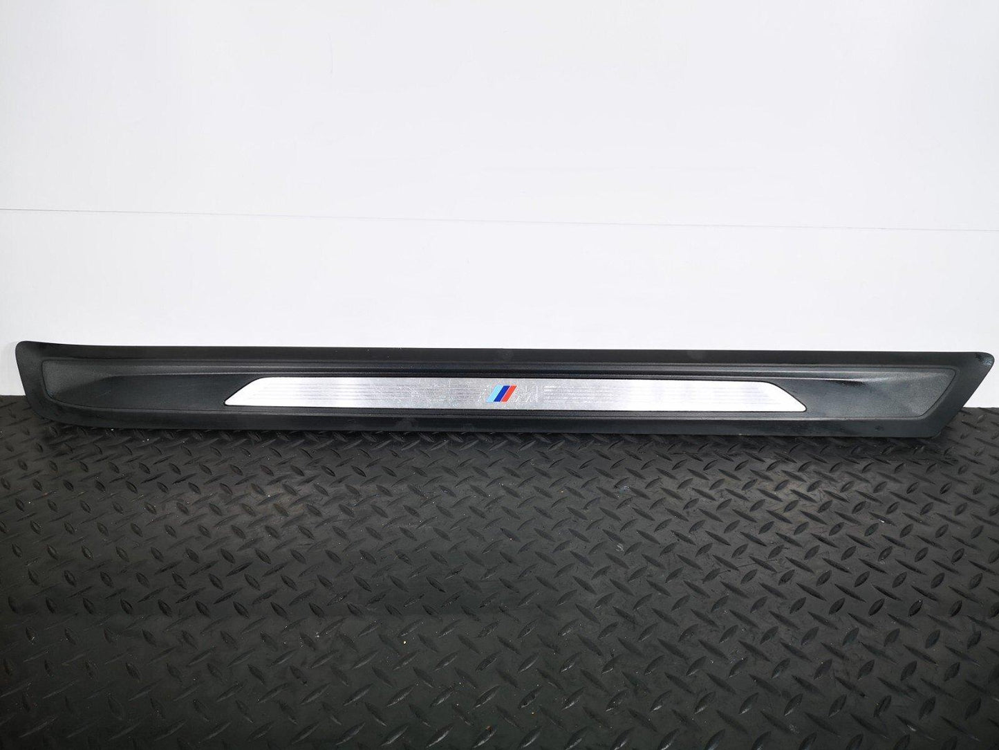 14-20 BMW 4-SERIES M-SPORT F32/F82 GENUINE FRONT LEFT SIDE DOOR ENTRY SILL TRIM
