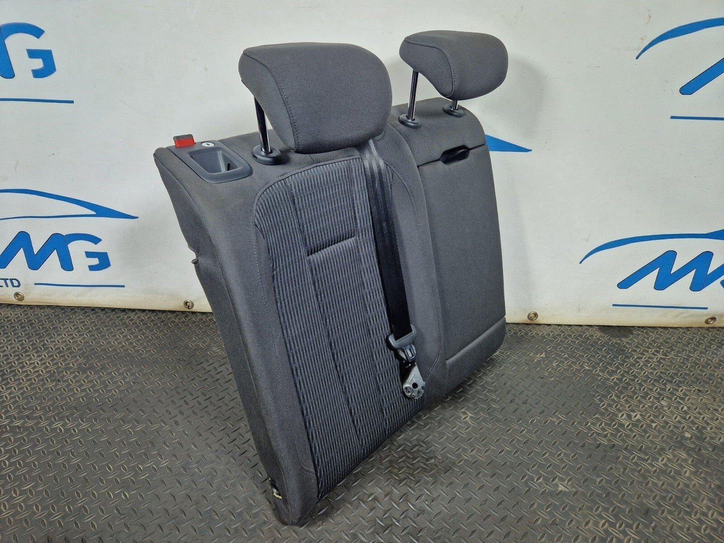 16-19 AUDI A4 B9 SALOON REAR RIGHT O/S/R CLOTH SEAT WITH ARMREST & HEADREST