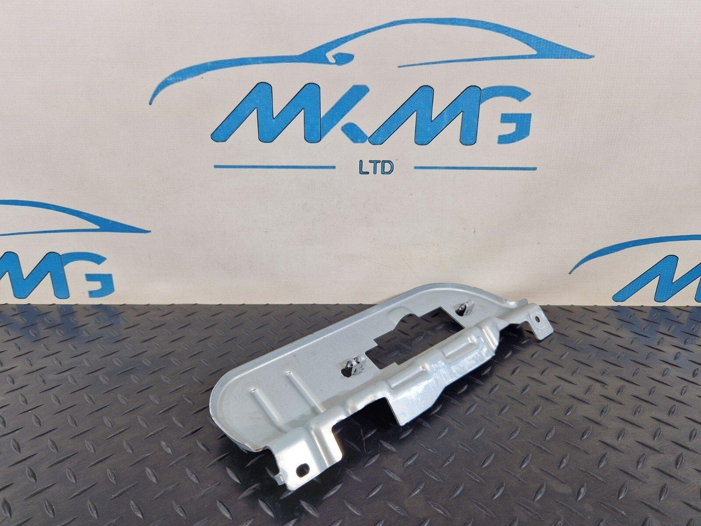 MERCEDES BENZ A CLASS W177 REAR LEFT N/S GRAB HANDLE ROOF MOUNT BRACKET