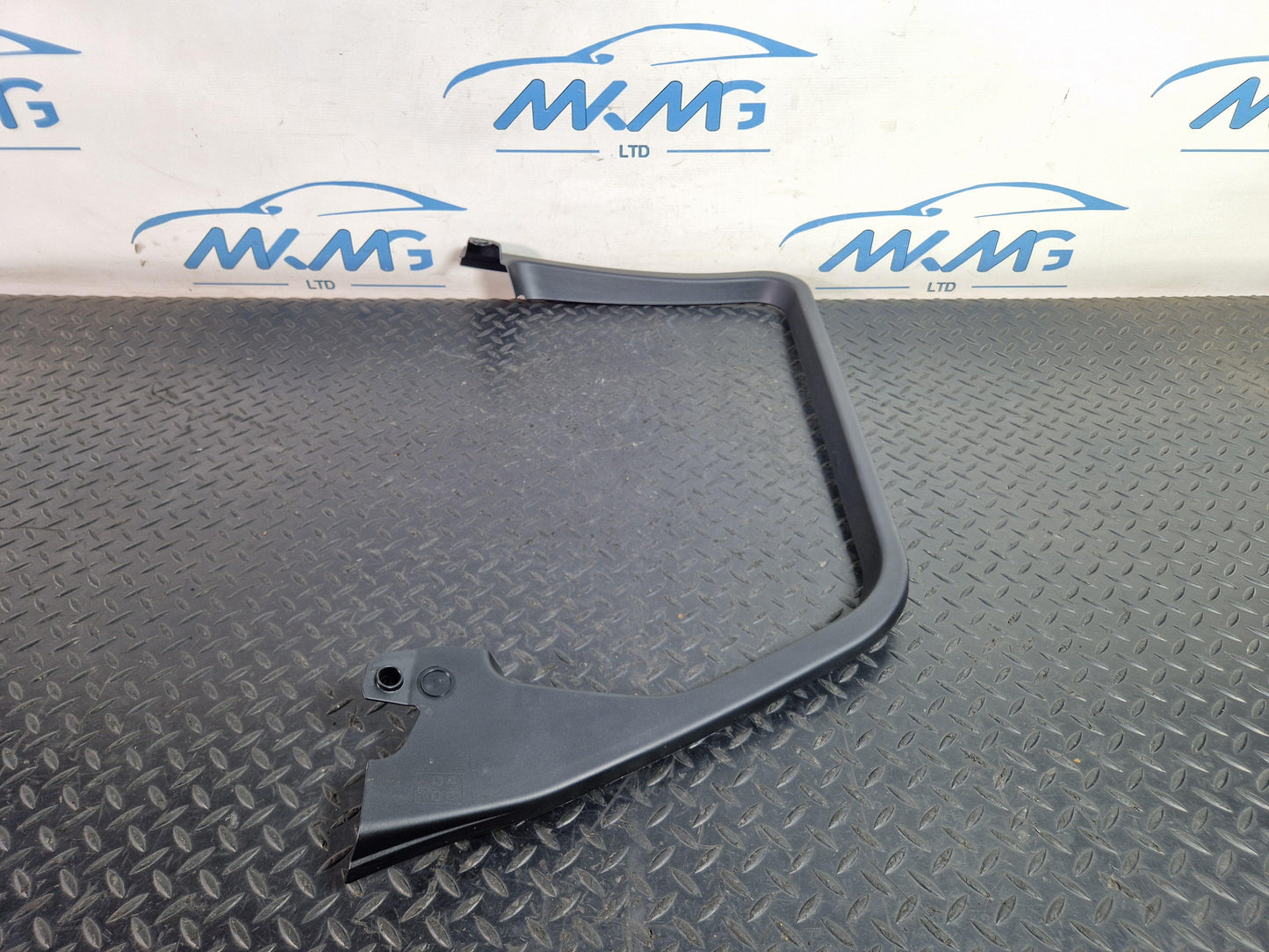 Land Rover Range Rover Evoque L538 genuine rear right window trim BJ3225514A