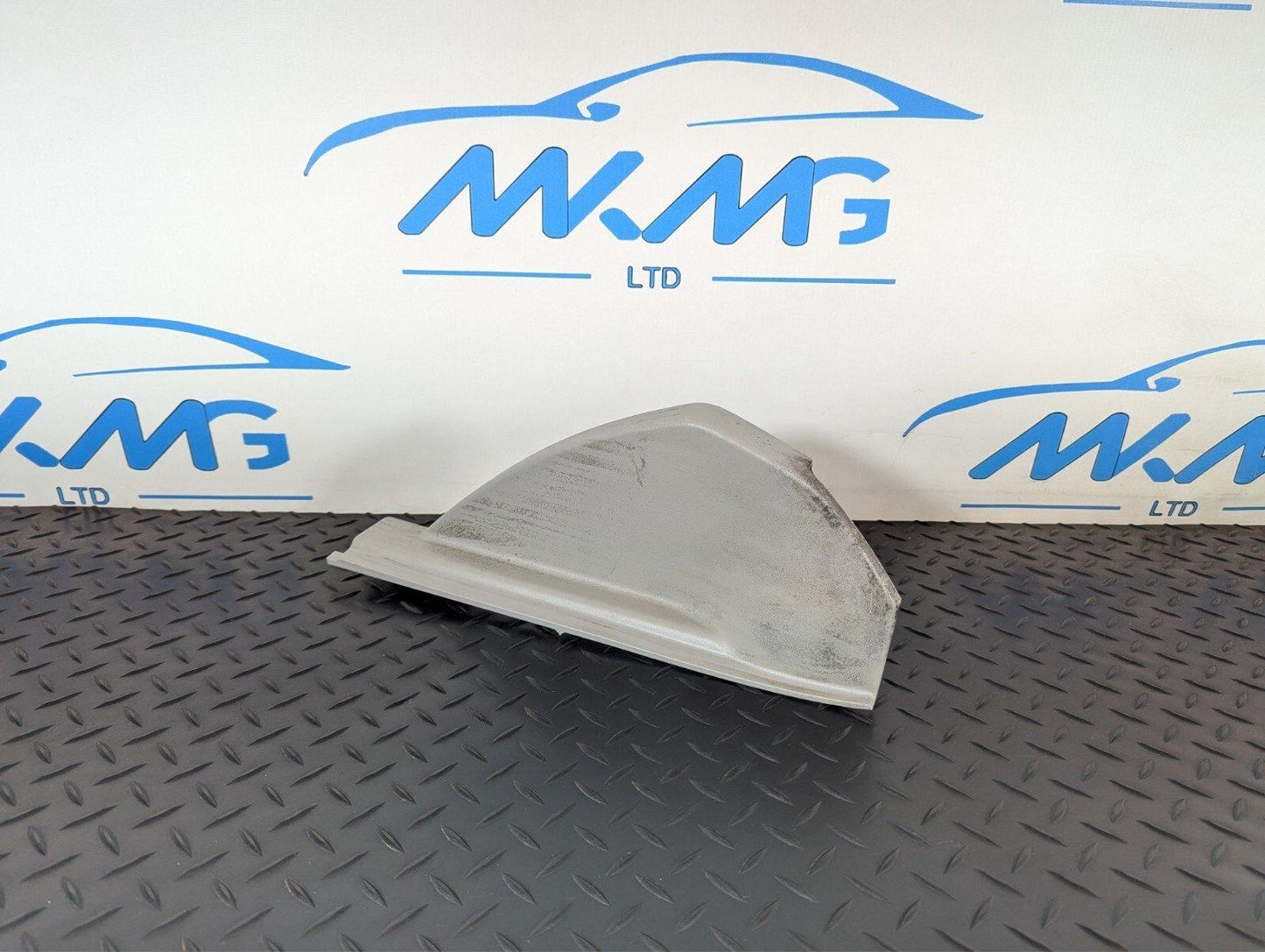 11-19 MERCEDES BENZ ML W166 GENUINE DASHBOARD RIGHT O/S TRIM COVER A1666800407