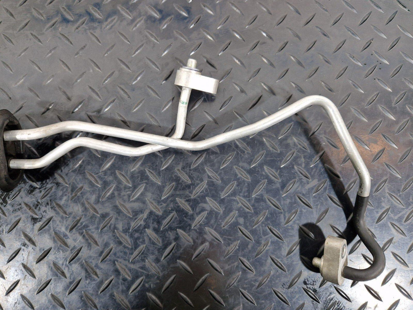 14-21 MERCEDES BENZ C300h W205 GENUINE AC AIR CONDITION PIPE HOSE A2058306902