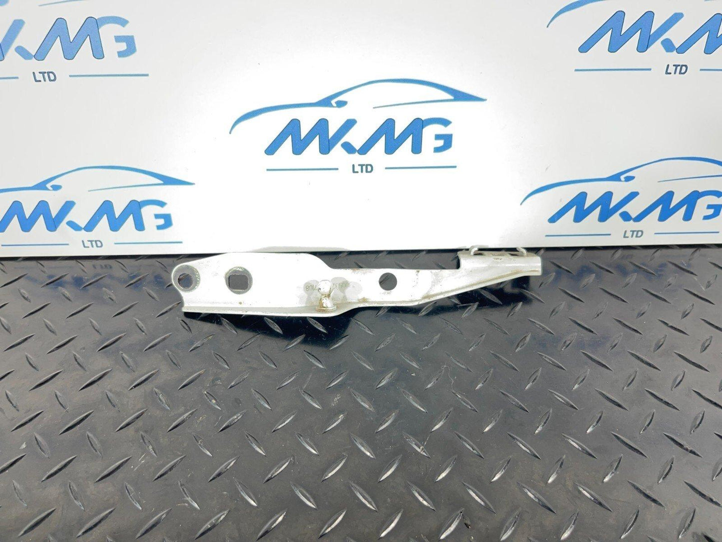 14-21 BMW 2 SERIES ACTIVE TOURER F45 DRIVER SIDE BONNET STRUT HOLDER 7300532