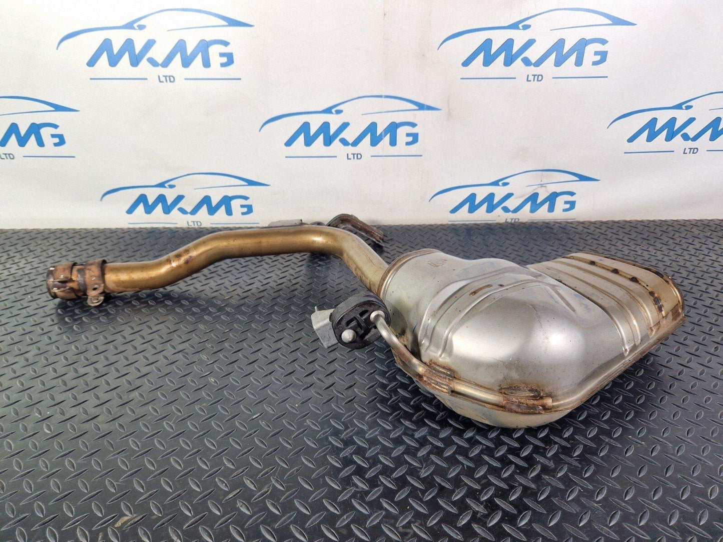 16-19 AUDI A4 B9 S-LINE GENUINE EXHAUST BACKBOX SILENCER 8W0253411D 8W0119C
