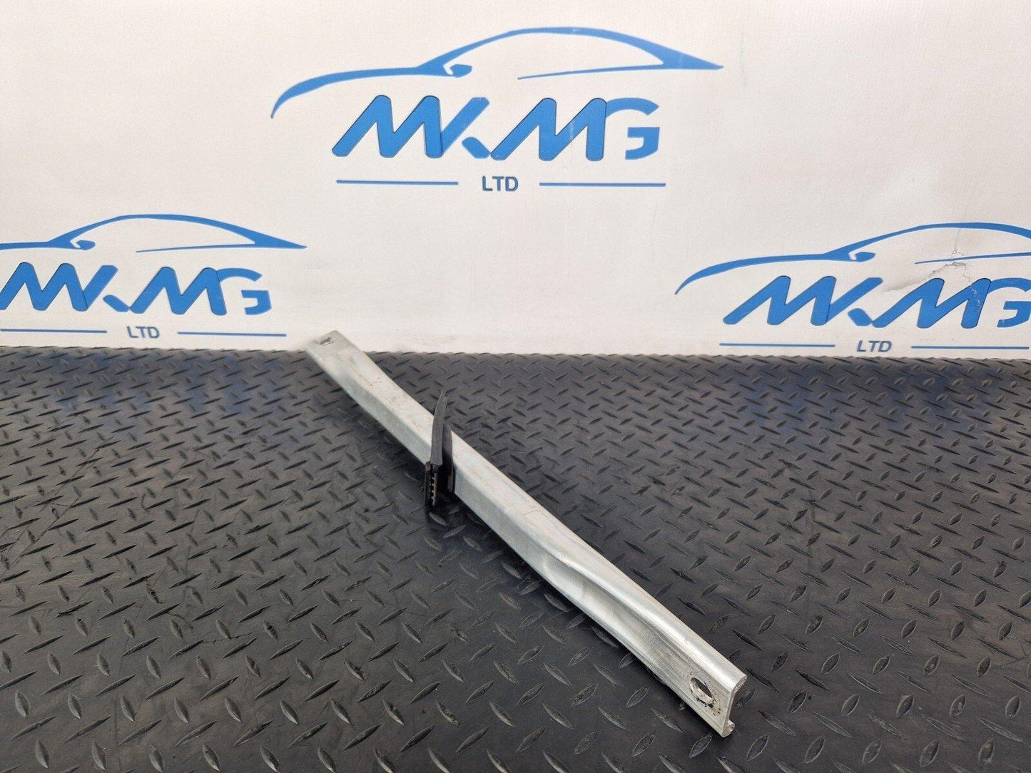 16-19 AUDI A4 B9 GENUINE FRONT RIGHT SUPPORT BRACKET BAR 8W0805646