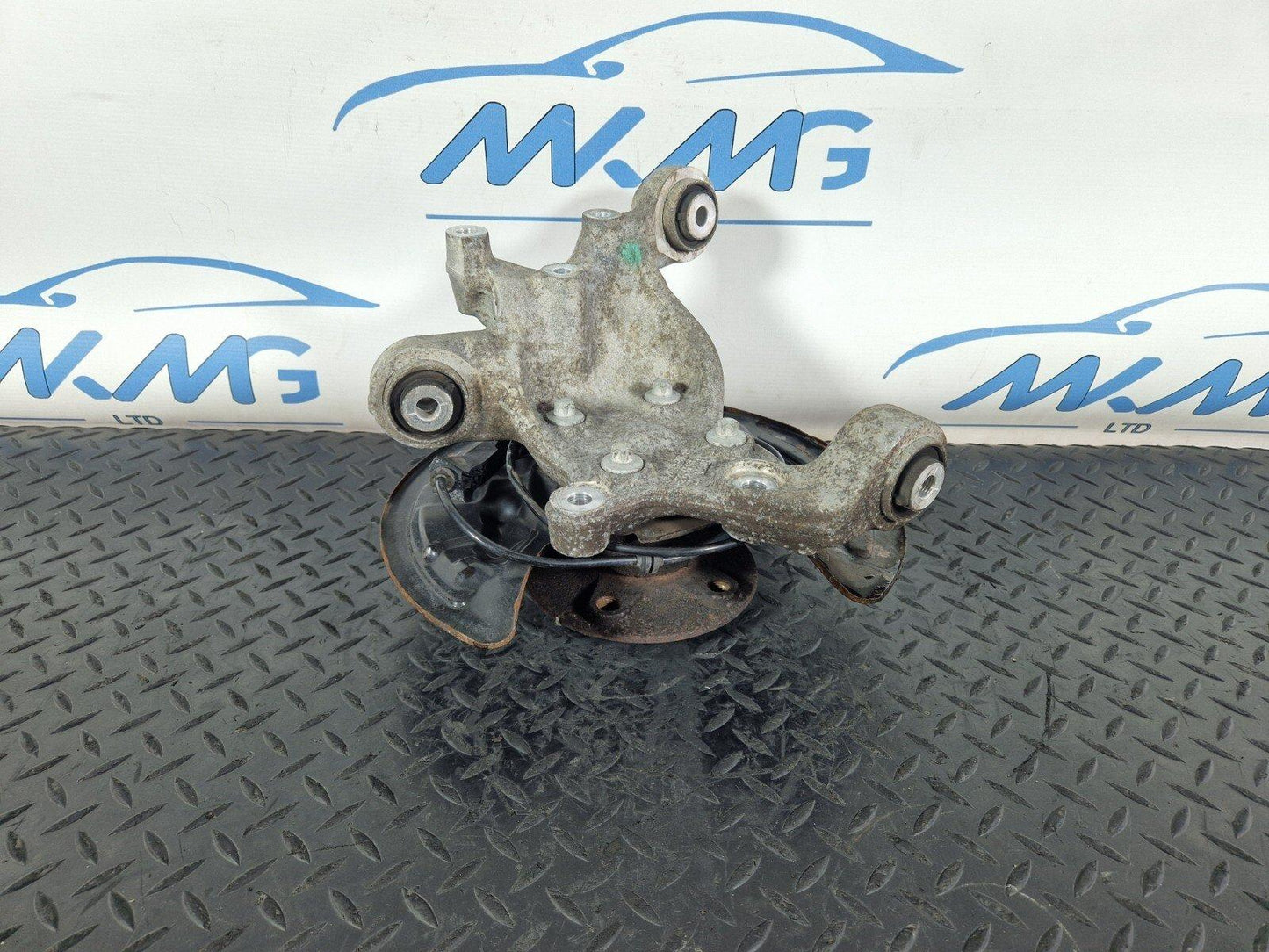 13-19 MERCEDES BENZ CLA C117 REAR LEFT N/S WHEEL HUB & BEARING A2460306