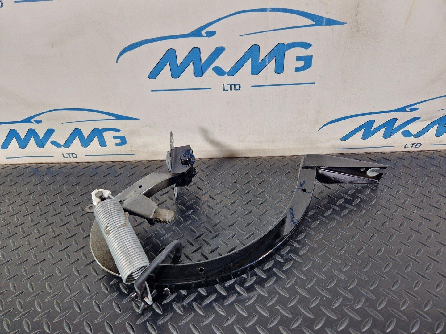 16-24 AUDI A5 F5 COUPE GENUINE REAR TAILGATE BOOTLID HINGE LEFT SIDE 8W6827301