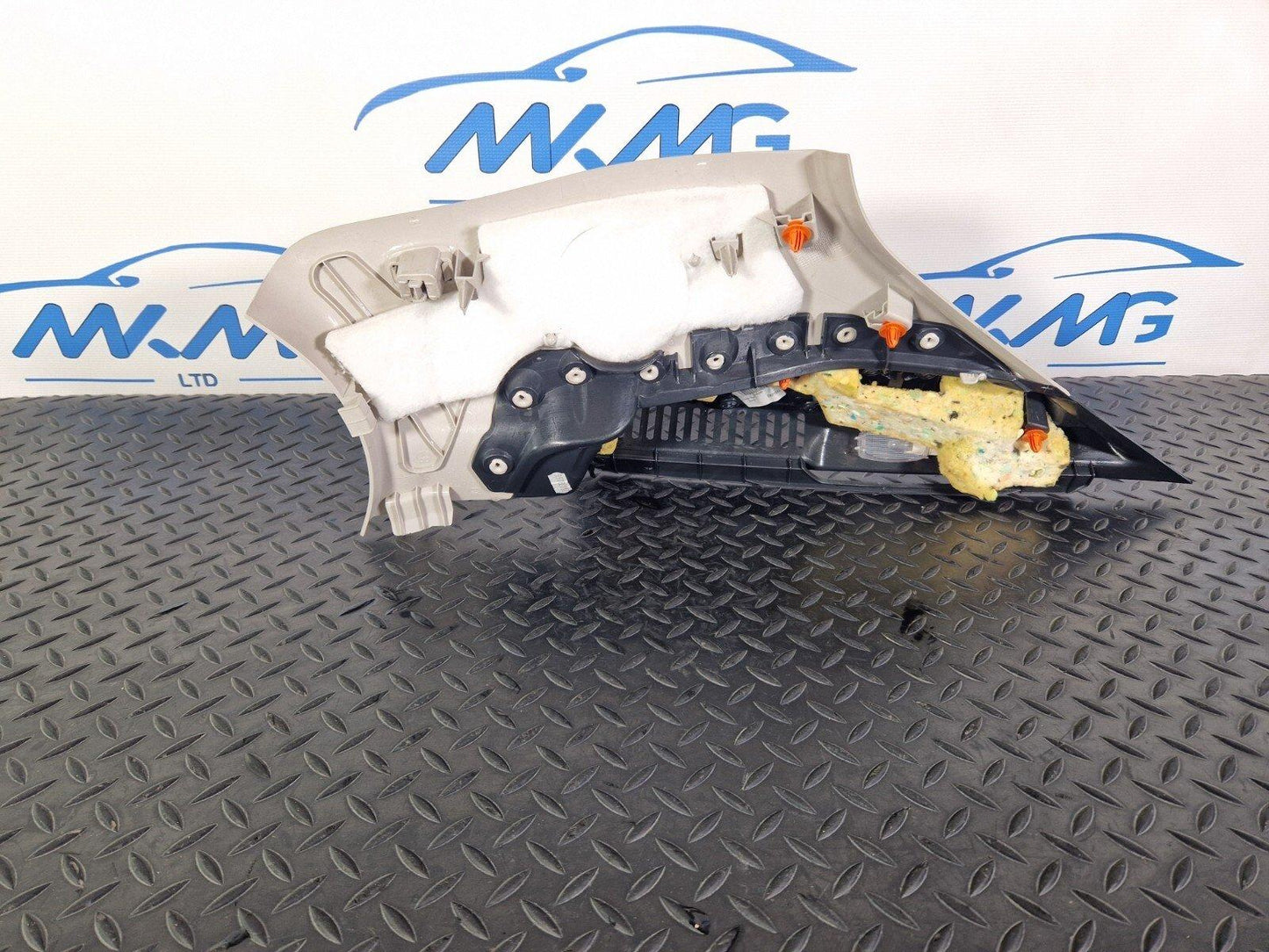 14-20 MERCEDES BENZ GLA 200 X156 OEM BOOT REAR LEFT C-PILLAR TRIM A1566904300