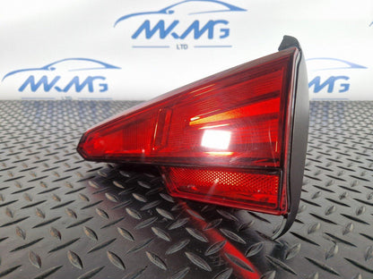 16-19 AUDI A4 B9 SALOON REAR RIGHT O/S/R INNER TAILGATE LIGHT 8W5945076A