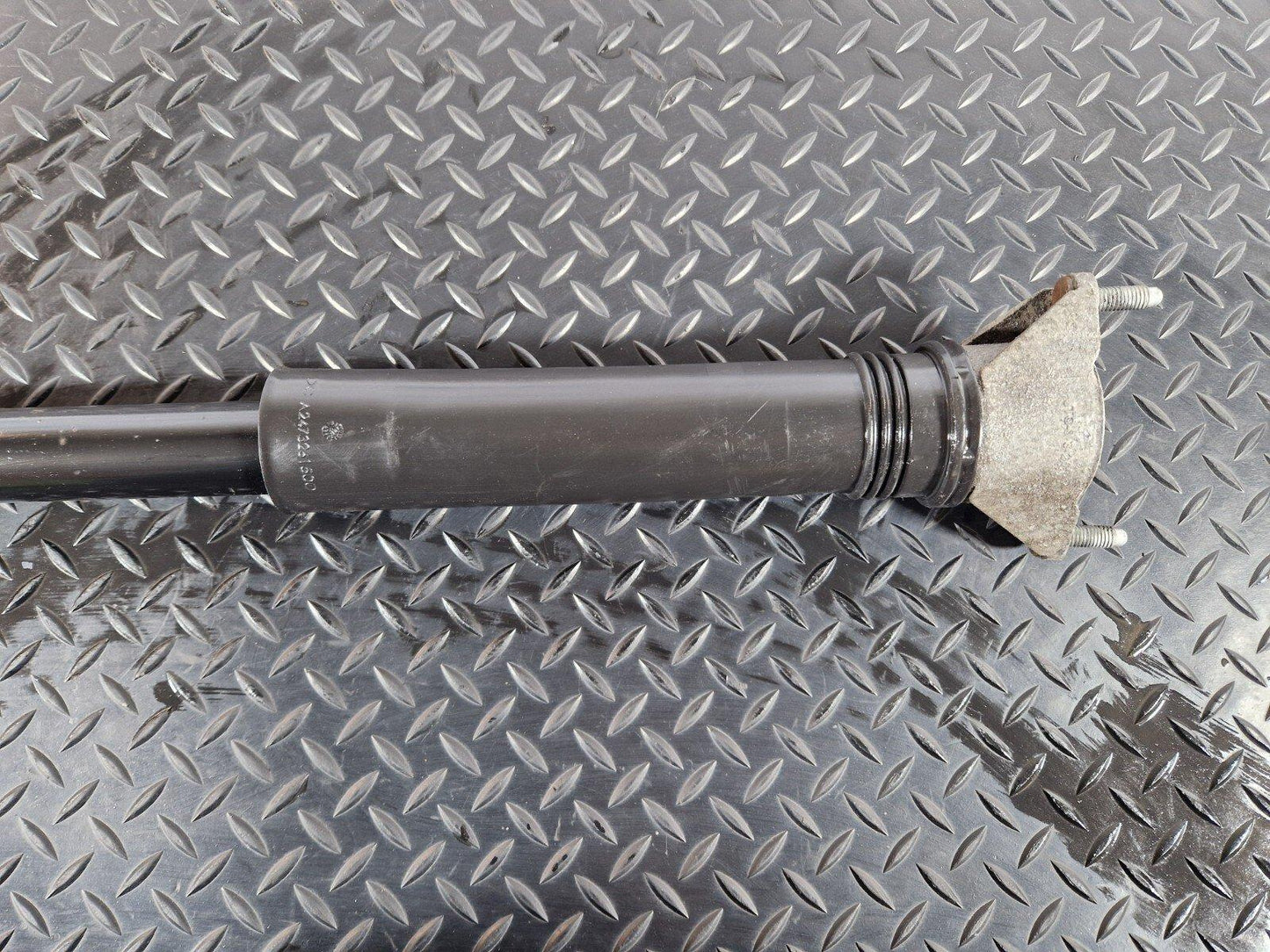 19-ON MERCEDES BENZ CLA C118 GENUINE REAR LEFT SHOCK ABSORBER A1183201501