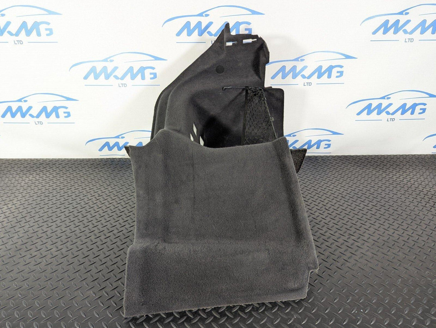 10-17 AUDI A8 4H  REAR RIGHT BOOT SIDE TRUNK CARPET PANEL 4H0863880D