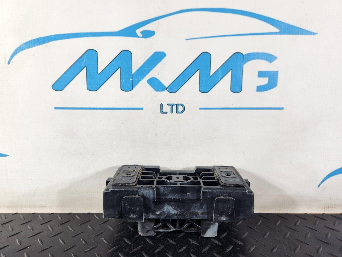 16-19 MERCEDES BENZ GLE W166 JACK SUPPORT MOUNT PAD A1666900334