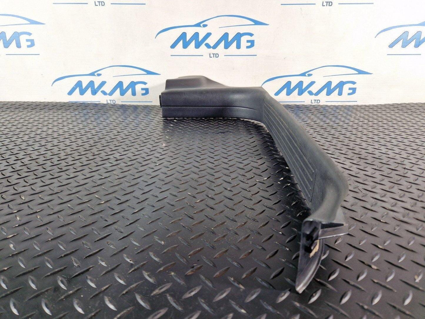 16-19 MERCEDES BENZ GLE W166 LEFT FRONT SILL TRIM COVER A1666801735