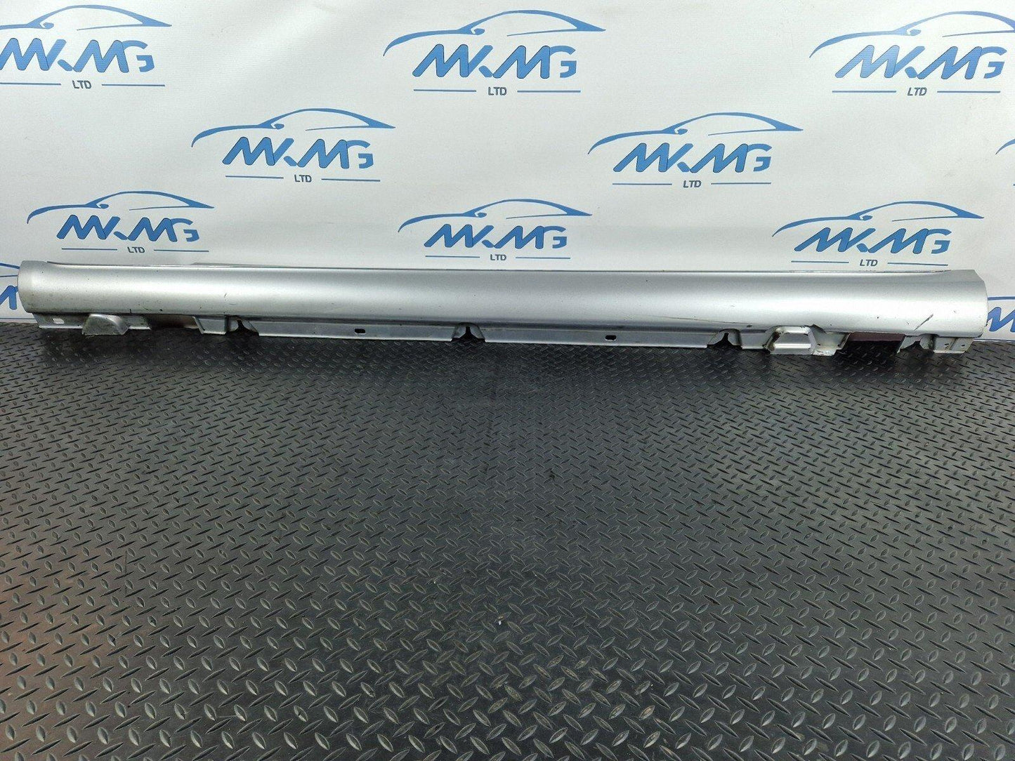 14-21 MERCEDES BENZ C CLASS SALOON W205 LEFT SIDE SKIRT IN SILVER A2056907102
