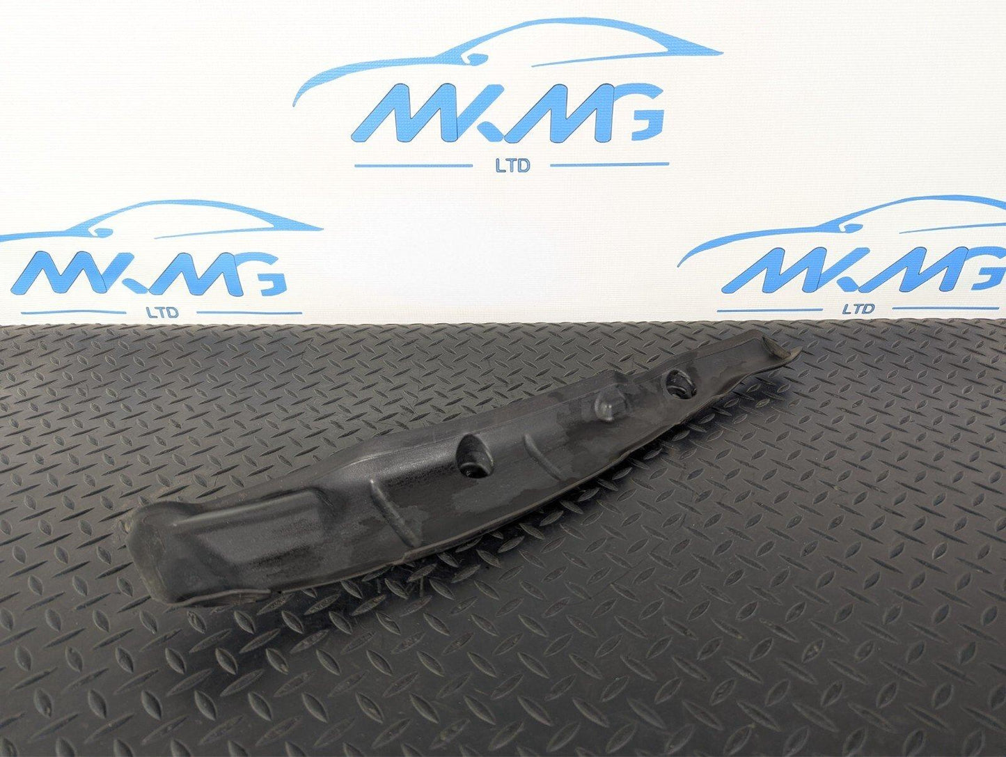 16-19 AUDI A4 B9 GENUINE OEM FRONT LEFT SIDE N/S WING FENDER COVER 8W0821111