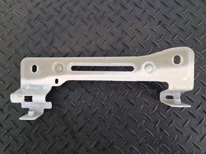 16-20 AUDI Q7 4M GENUINE FRONT RIGHT O/S WING FENDER BRACKET 4M0821432