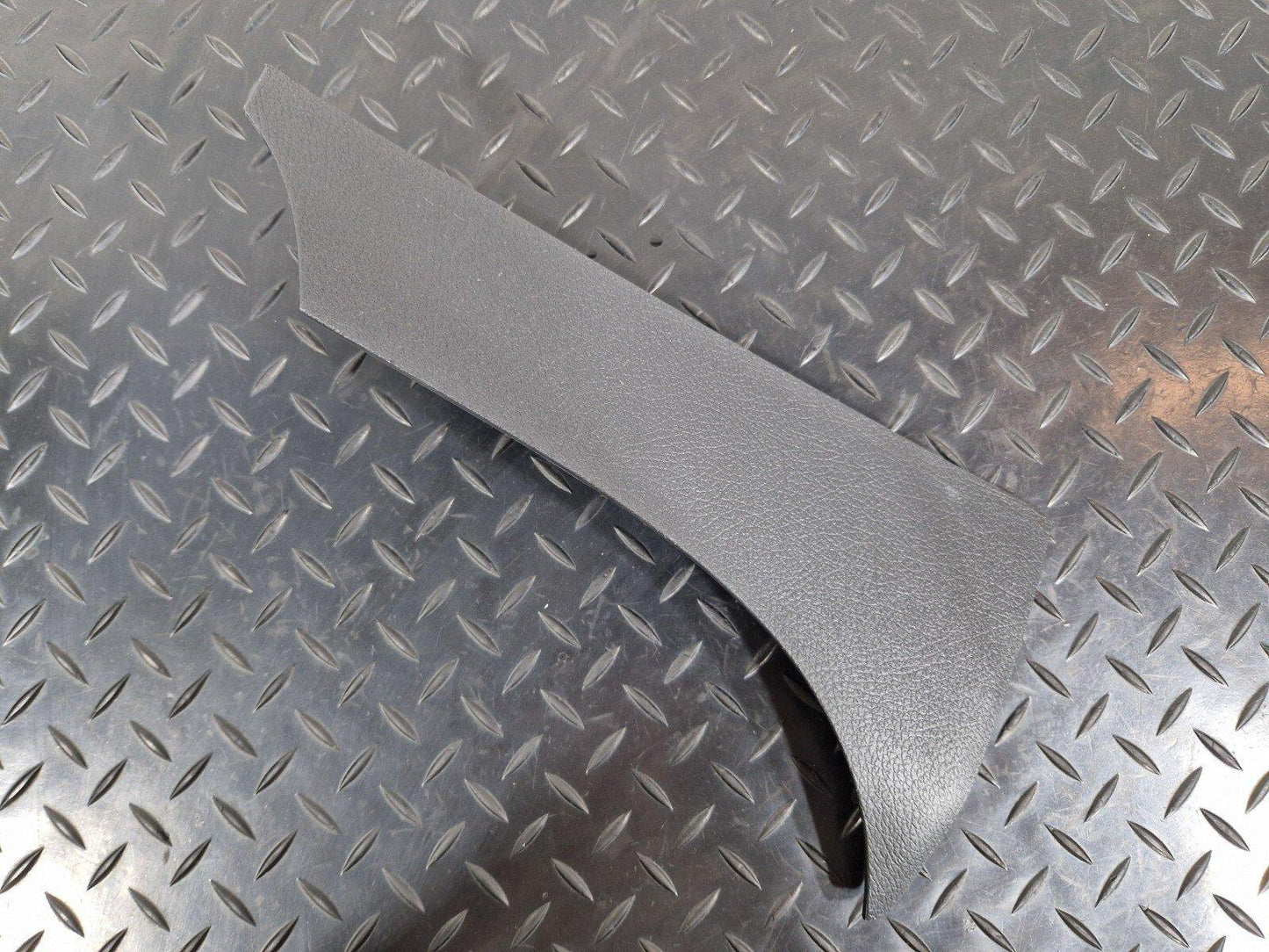 18-ON MERCEDES BENZ SPRINTER W907 OEM RIGHT O/S LOWER TRIM A9106803200