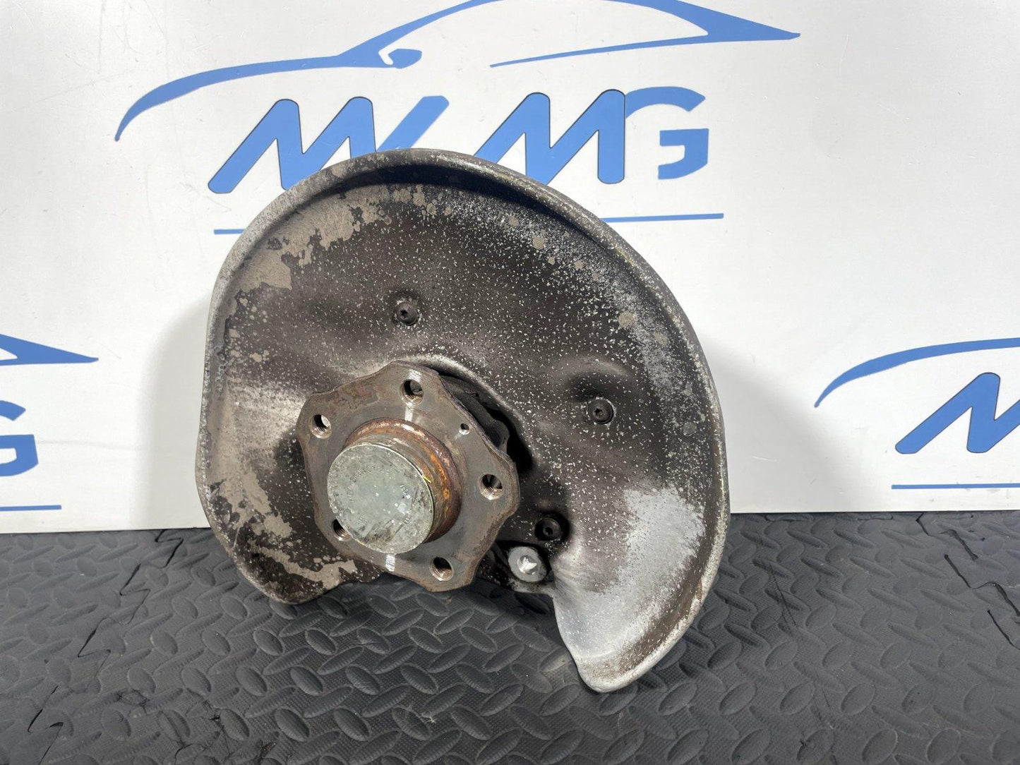 16-19 AUDI A4 B9 GENUINE REAR RIGHT DRIVER WHEEL HUB & BEARING 8W0505432T