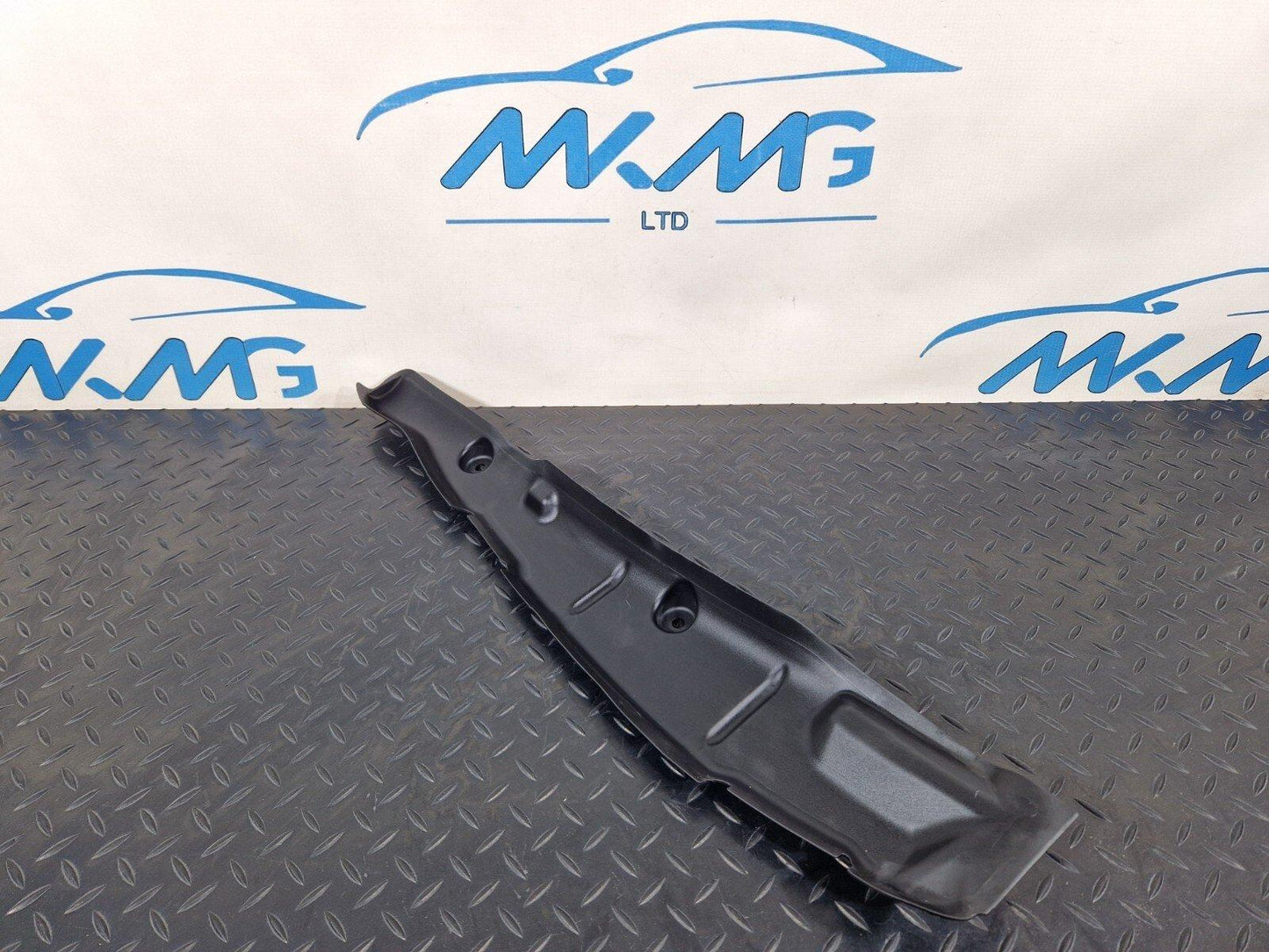 16-19 AUDI A4 AVANT B9 S-LINE FRONT RIGHT WING FILLER INSULATOR 8W0821112