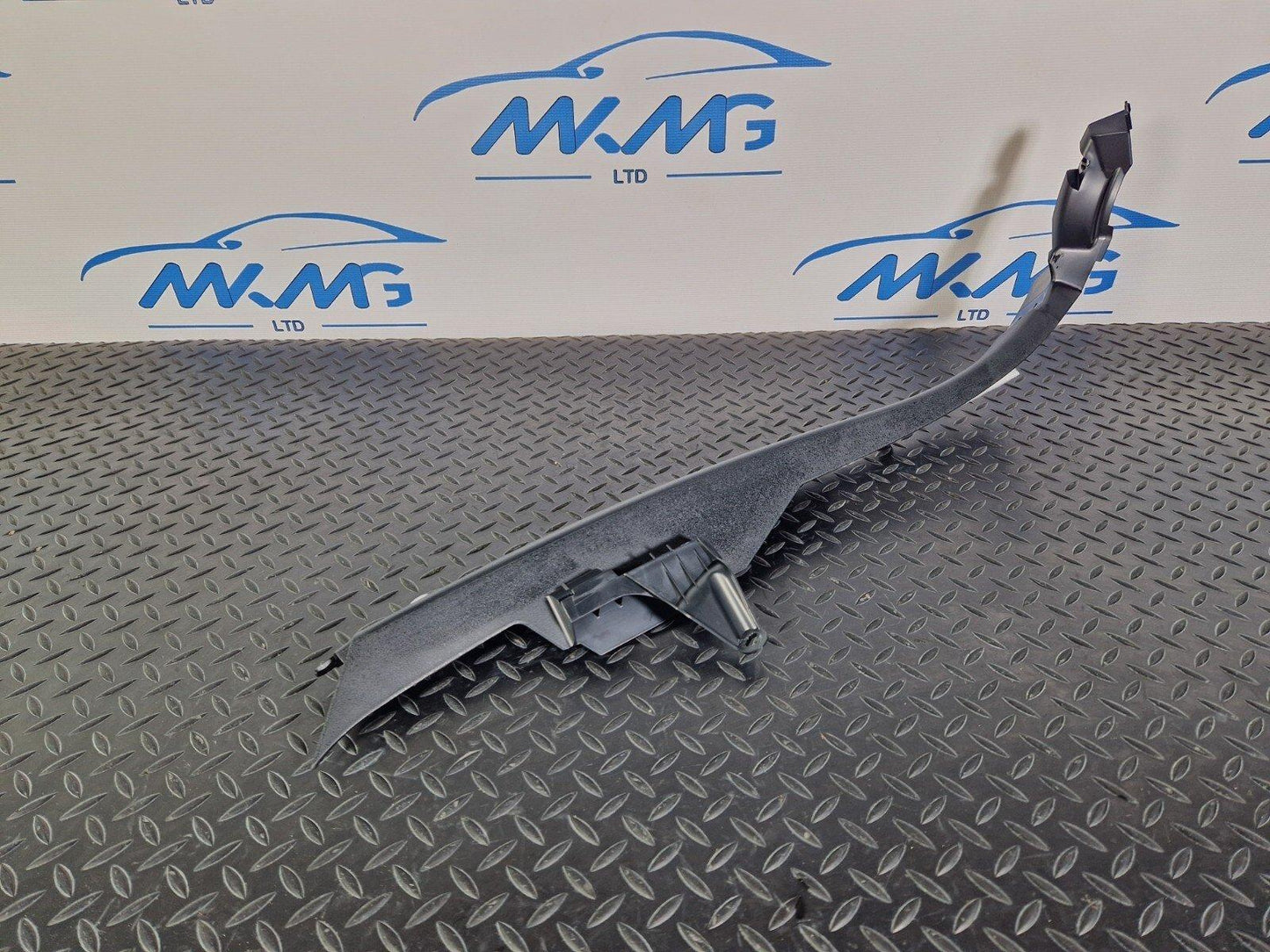14-21 MERCEDES BENZ C200d W205 REAR LEFT INNER ARCH TRIM A2056903505
