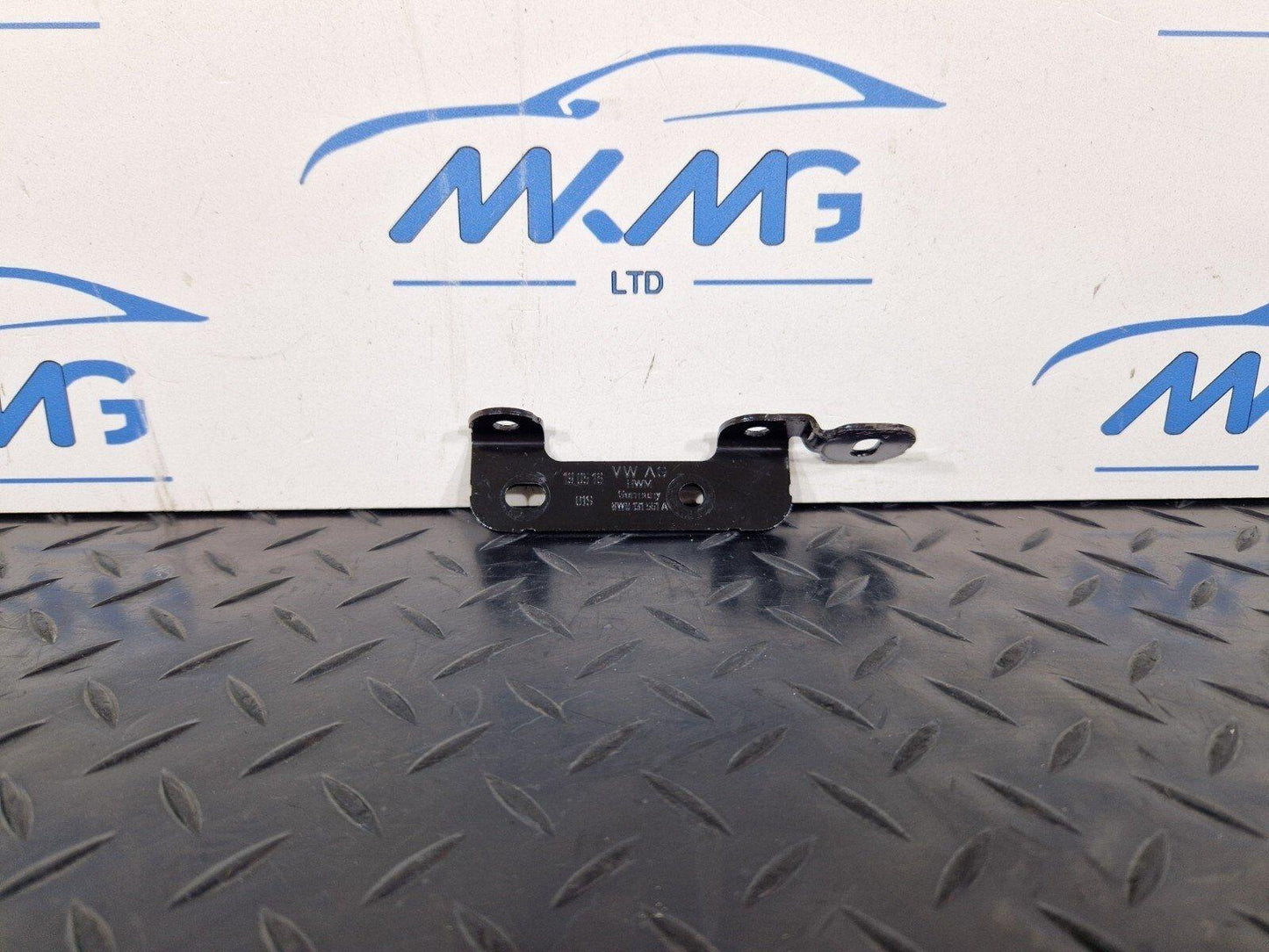 16-19 AUDI A4 AVANT B9 S-LINE OEM REDUCTION AGENT BRACKET 8W0131561A