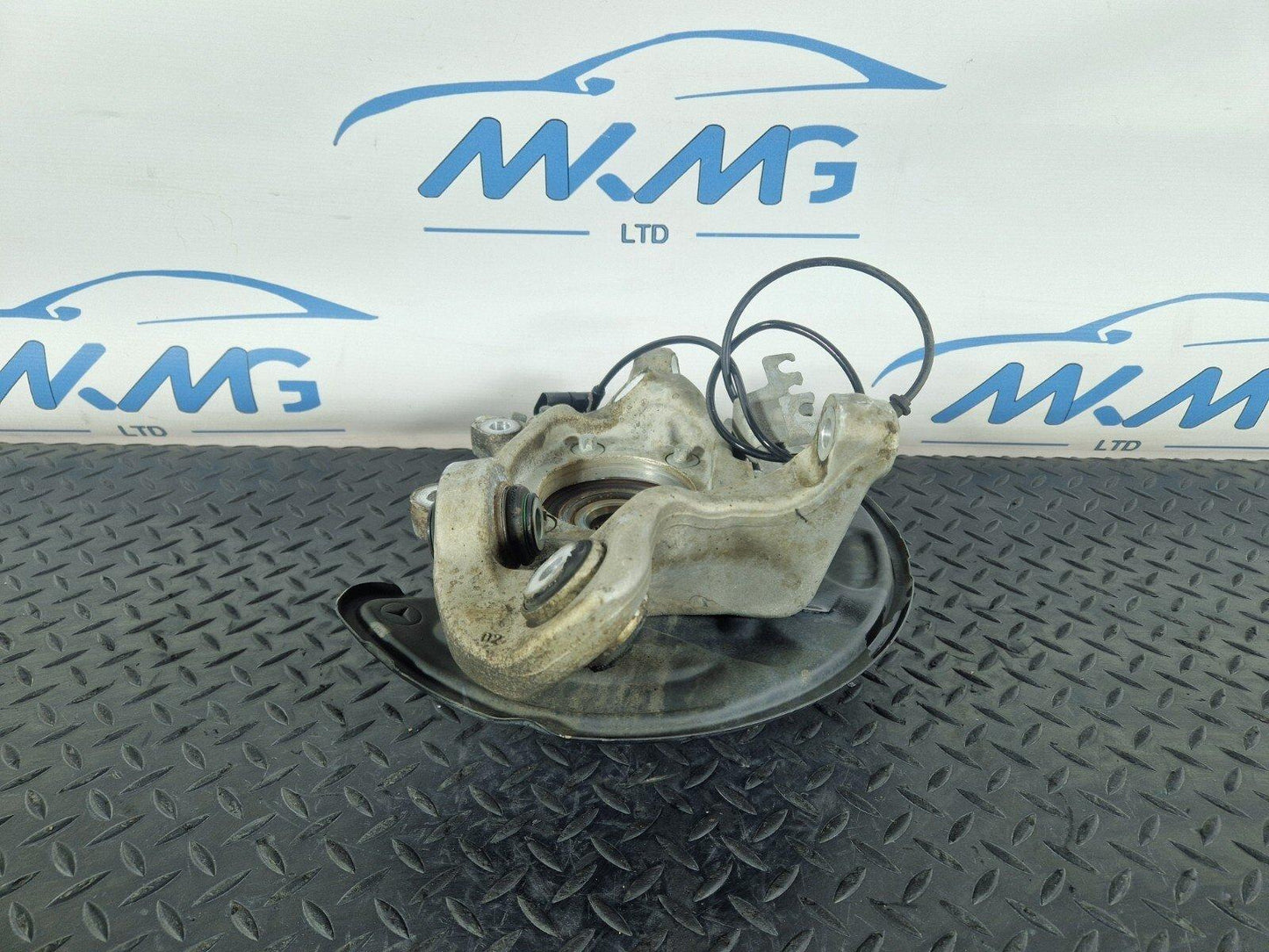 14-21 MERCEDES BENZ C200 W205 REAR LEFT N/S WHEEL HUB CARRIER A2053500141