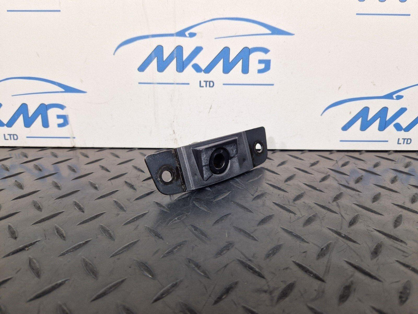 14-23 MERCEDES BENZ VITO W447 OEM RIGHT LOWER SLIDING DOOR STOP A6397660862