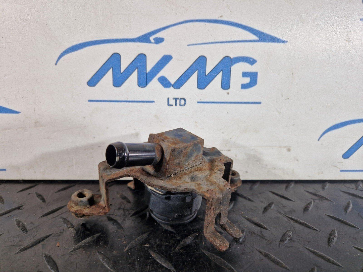 16-19 MERCEDES BENZ GLE W166 OEM COOLANT RADIATOR PLUG A0009978011