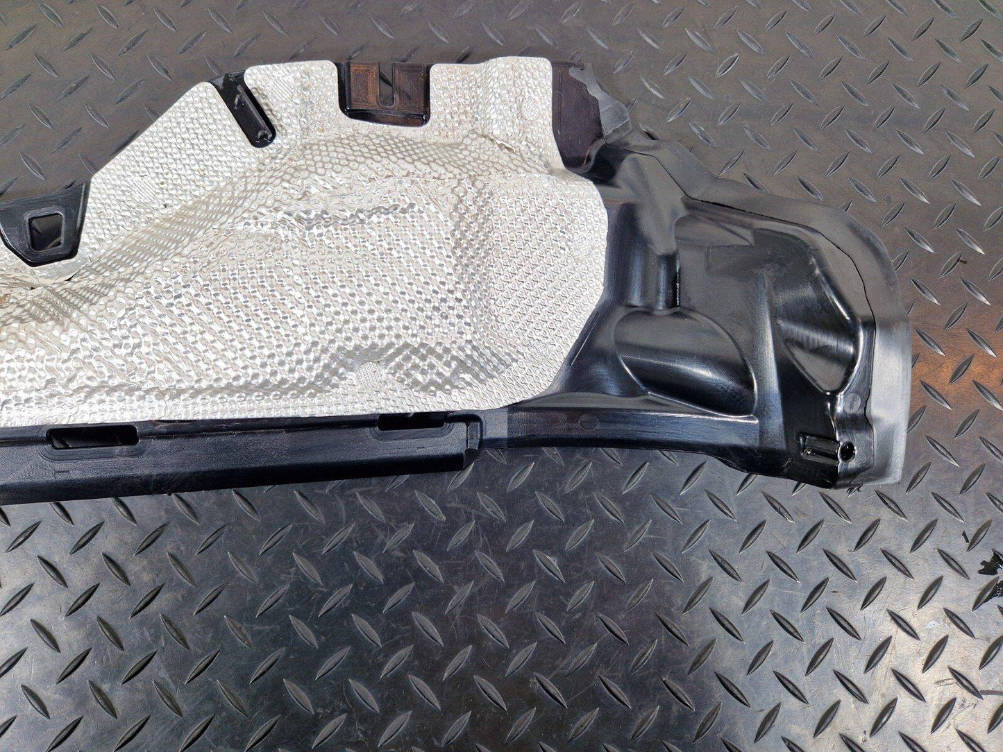 19-ON MERCEDES BENZ A CLASS W177 ENGINE BAY PARTITION HEAT SHIELD RIGHT SIDE