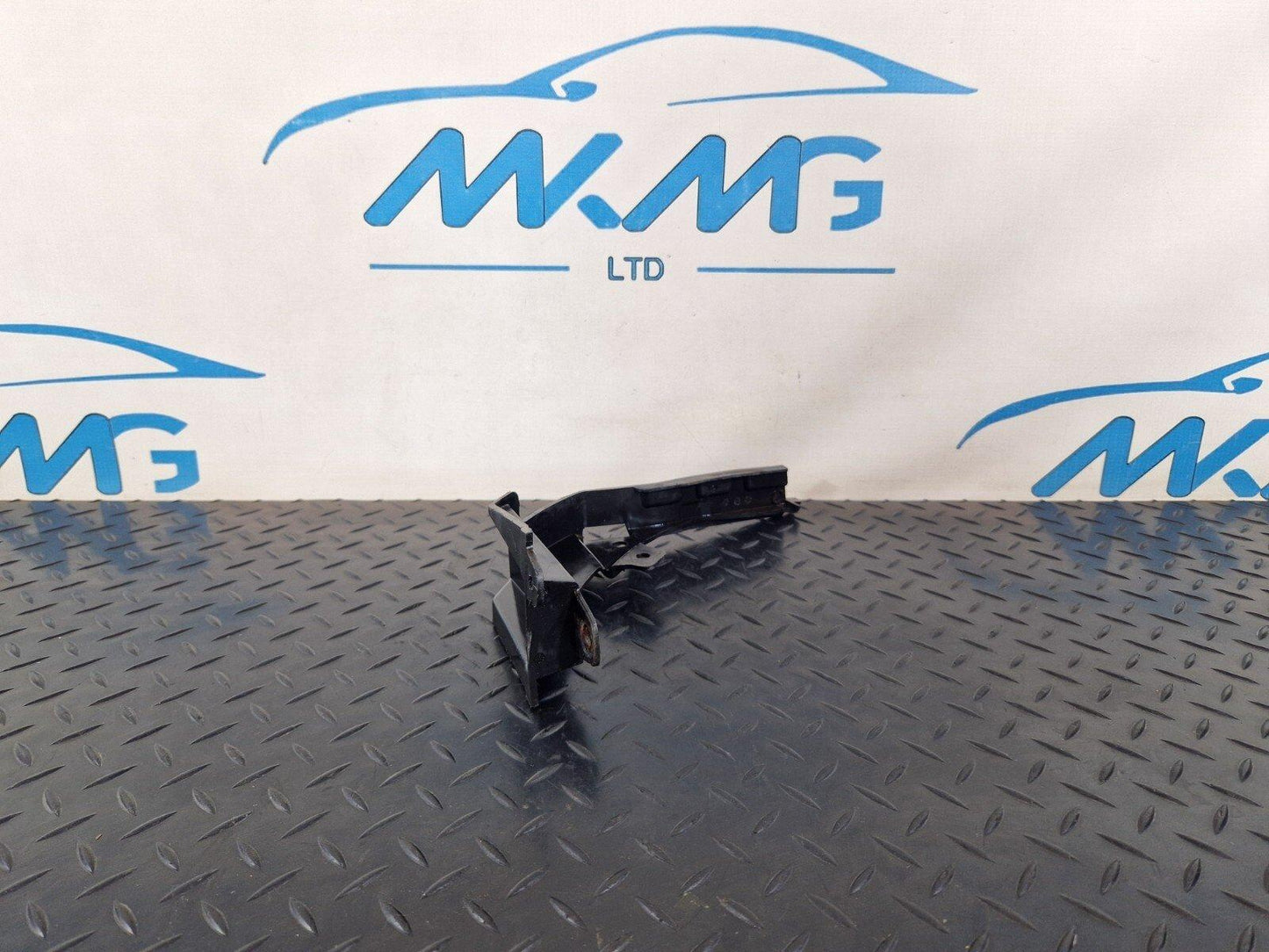 14-21 MERCEDES BENZ C300h W205 OEM REAR BUMPER LEFT BRACKET A2058854223