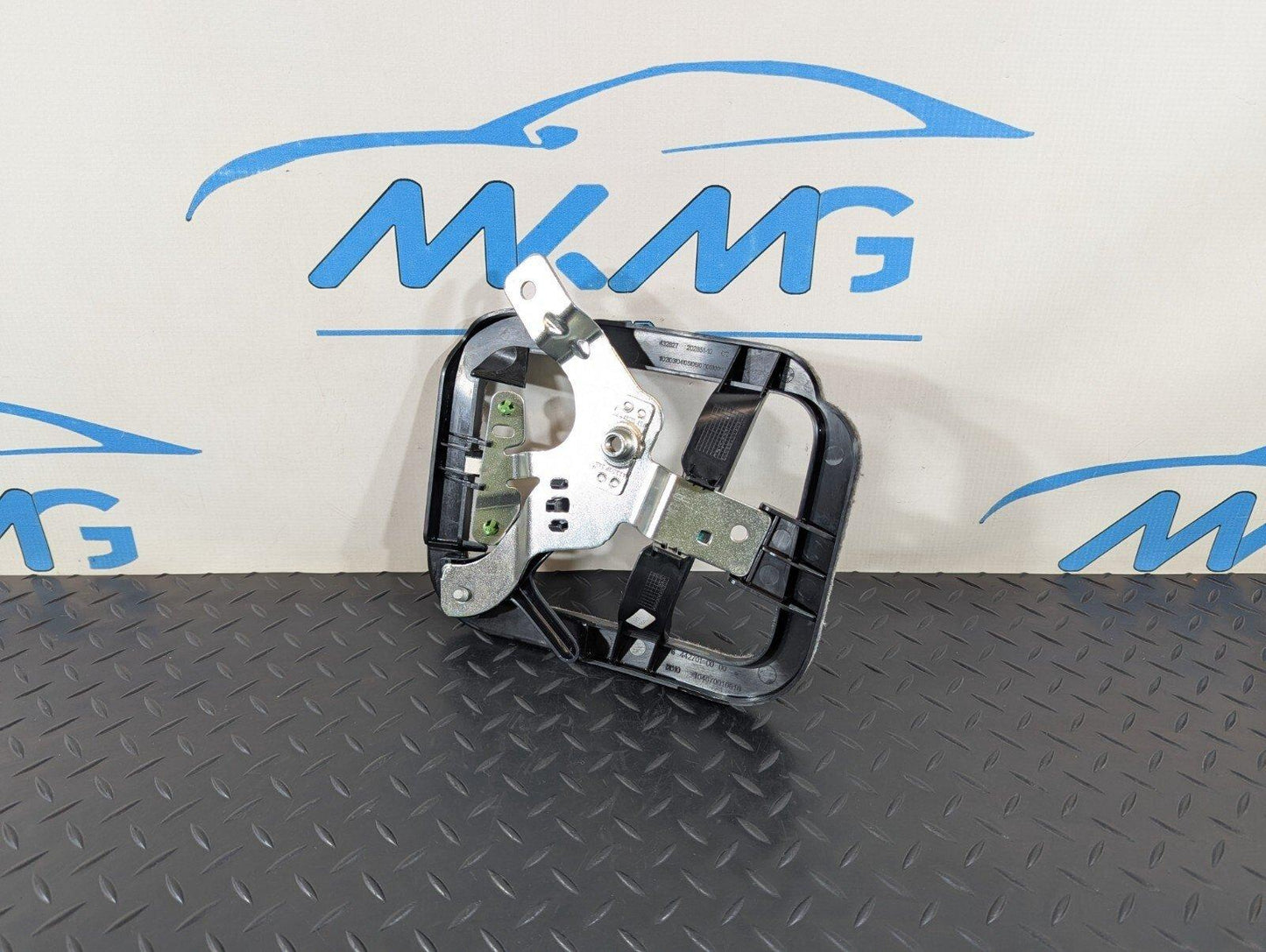 16-22 BMW X1 F48 GENUINE OEM MIDDLE SECTION SEAT BELT BRACKET MOUNT 6442701