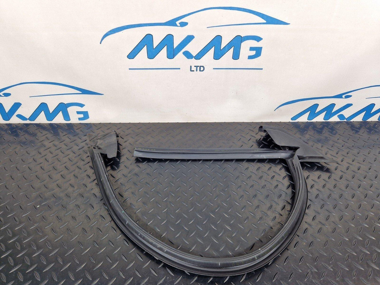 16-23 AUDI A5 F5 SPORTBACK FRONT RIGHT DOOR WINDOW APERTURE INNER SEAL 8W8837480