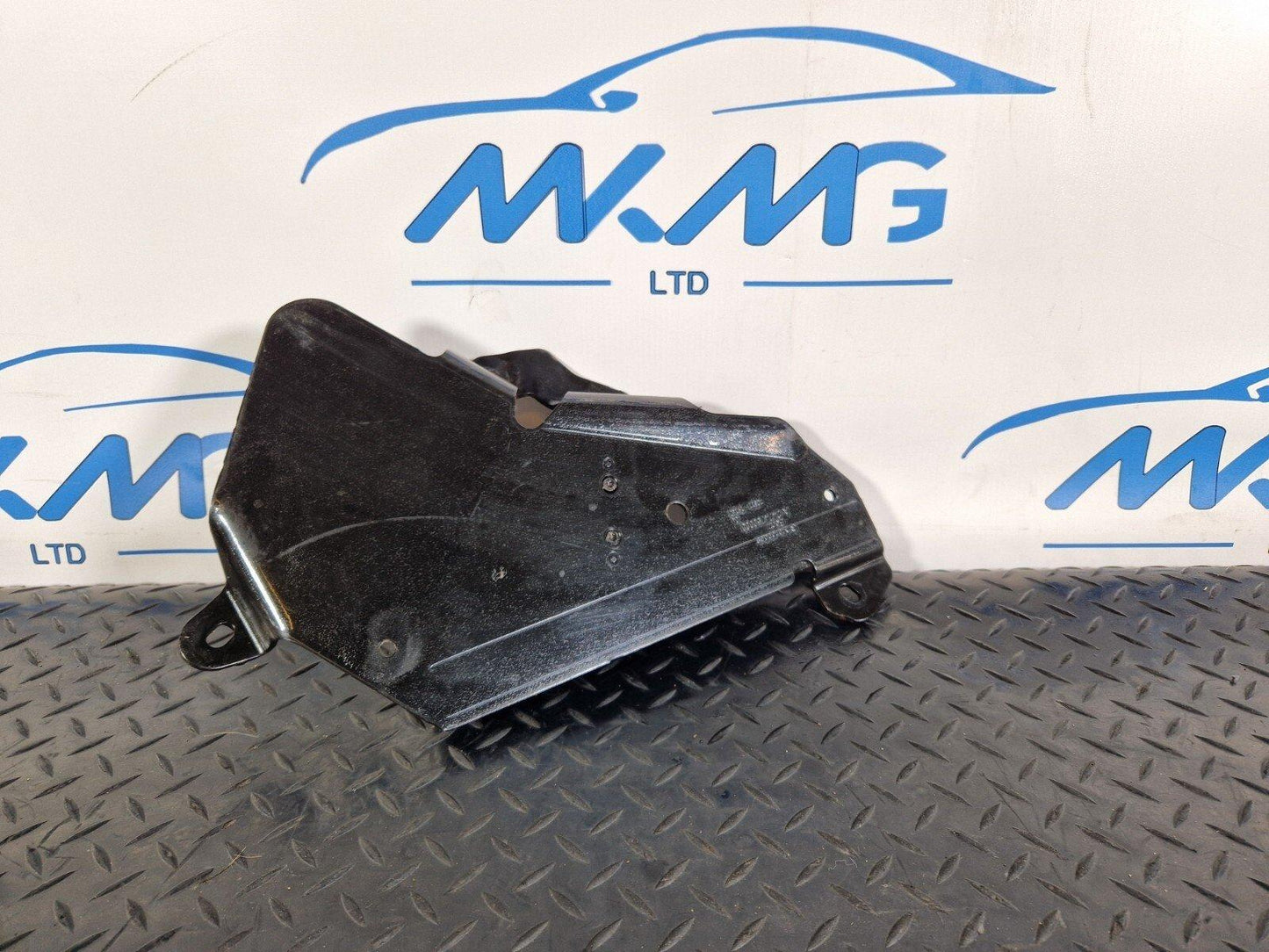 19-ON MERCEDES B W247 CLASS FUEL FILLER NECK PROTECTIVE METAL SHEET A2474750000