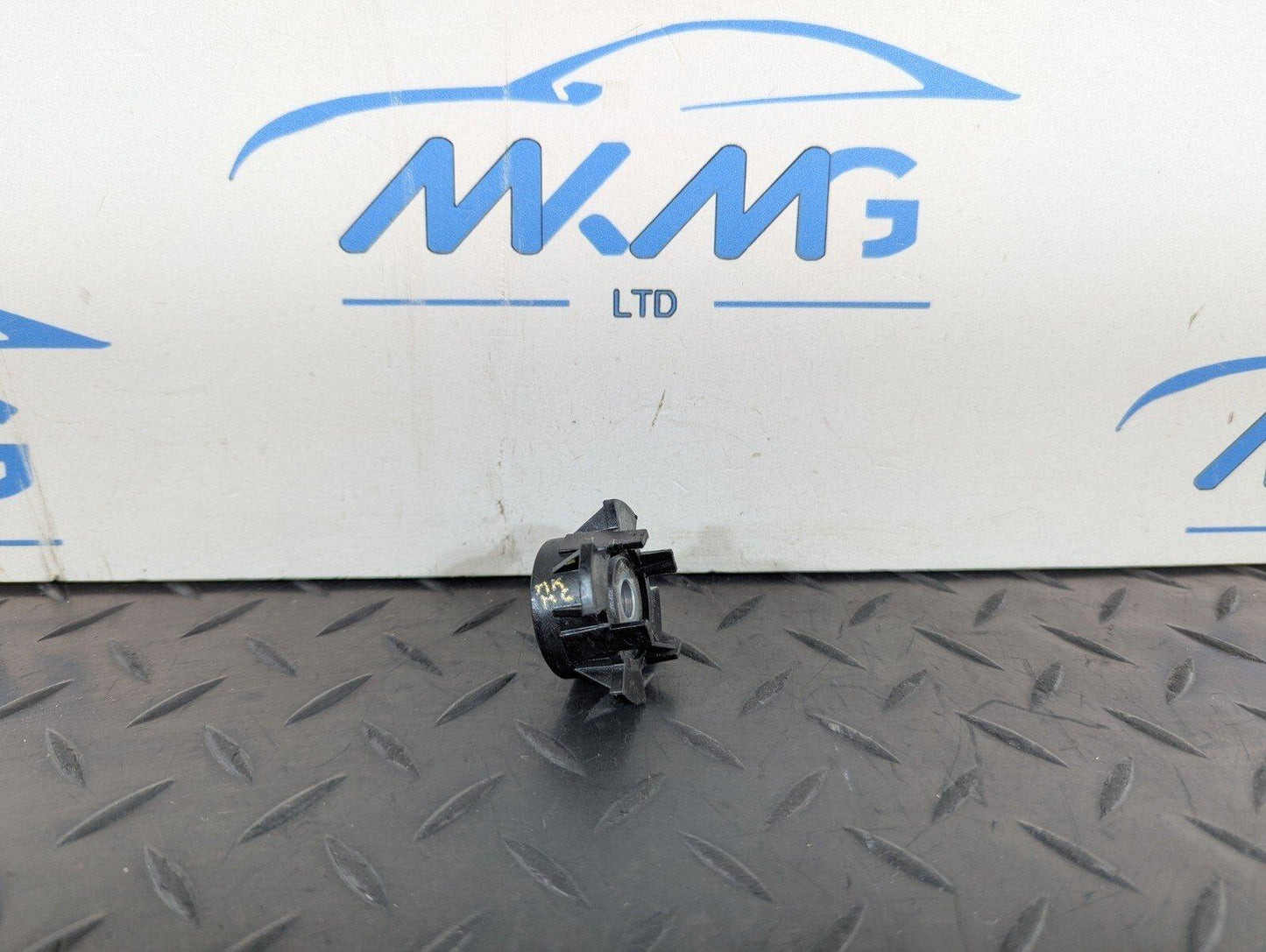 11-19 MERCEDES BENZ ML W166 GENUINE MOUNTING PLATE A1665040095