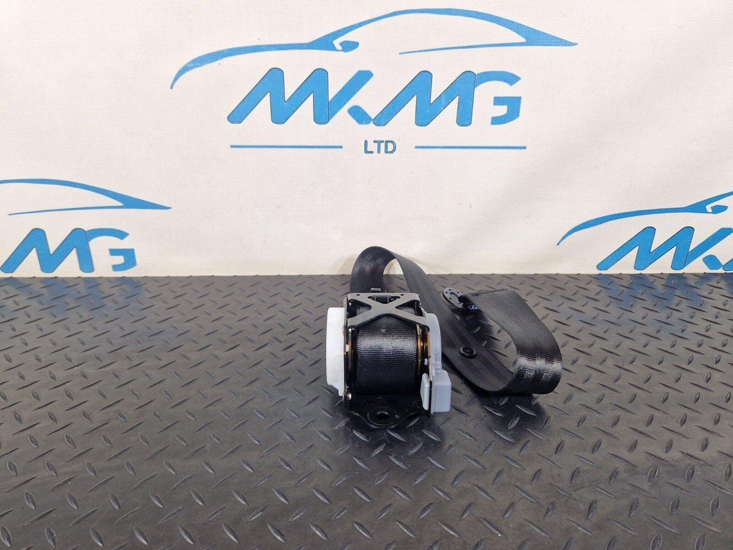 10-17 AUDI A8 4H REAR MIDDLE CENTER SEAT BELT 4H0857737A 4H0857807H