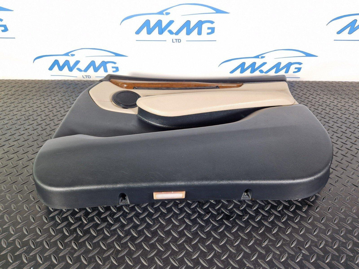 14-21 BMW 2 SERIES GRAN TOURER F46 GENUINE FRONT RIGHT DOOR CARD 7404824