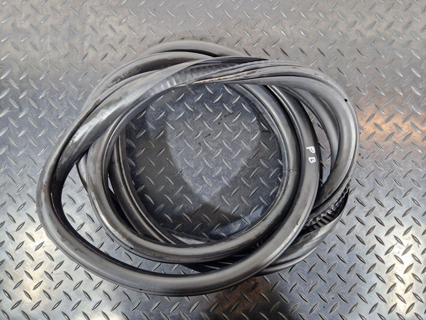 BMW 2 SERIES GRAN TOURER F45 F46 REAR DOOR RUBBER SEAL FITS LEFT & RIGHT 7316818