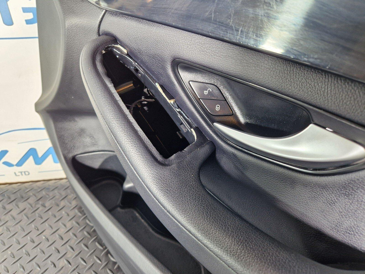 14-21 MERCEDES BENZ C200 W205 FRONT DRIVERS SIDE DOOR CARD BLACK LEATHER